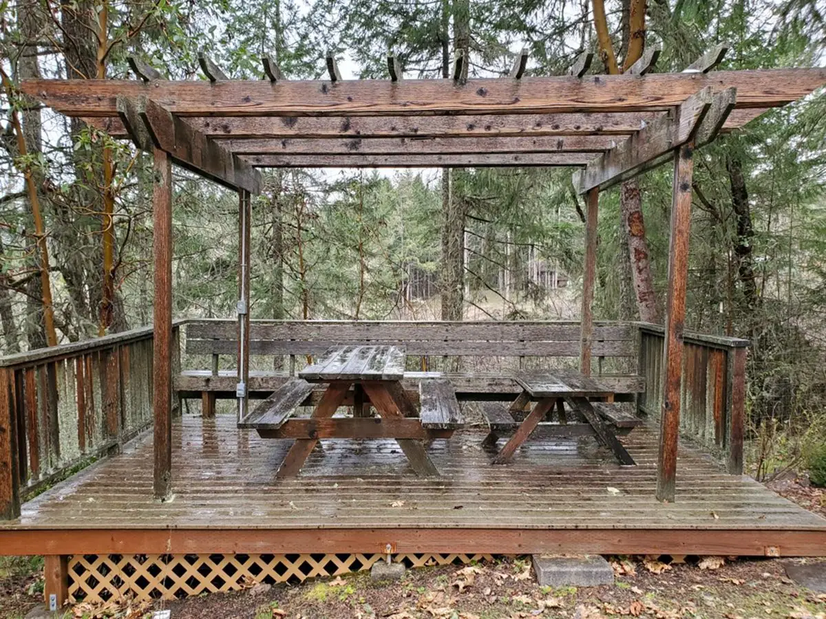 Pergola — before pressure washing