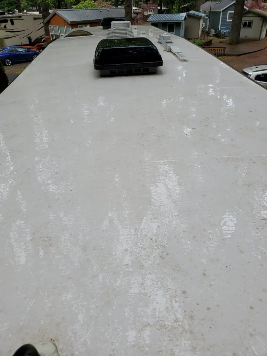RV Roof — after pressure washing