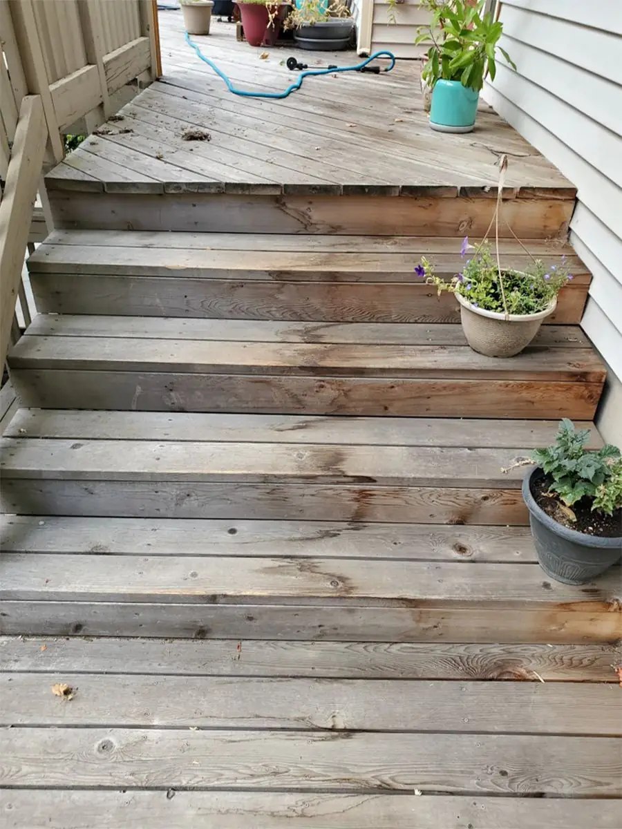Stairway — before pressure washing